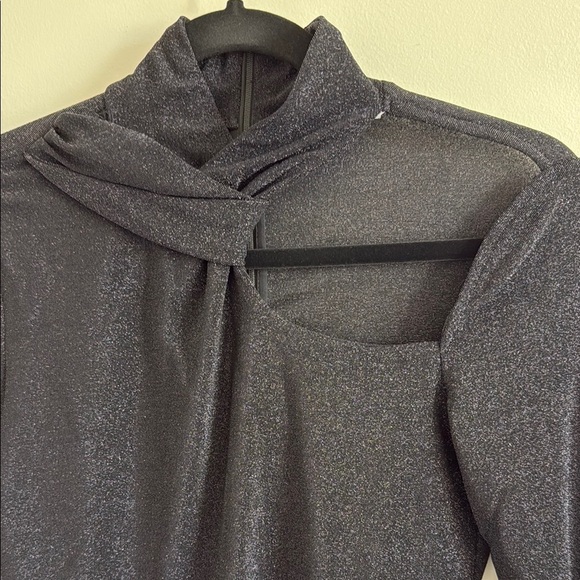 ASTR The Label Black Cropped Cutout Long Sleeve Top | NWOT - Picture 2 of 4